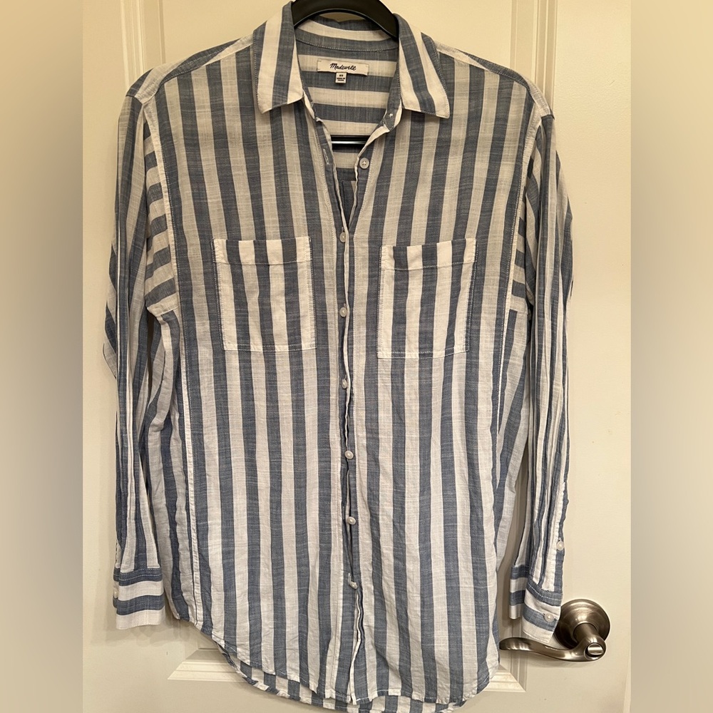 Madewell Blue and White Casual Button Down Shirt